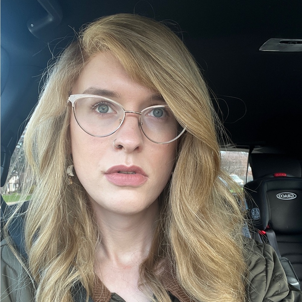 Meet your Posher, Hannah